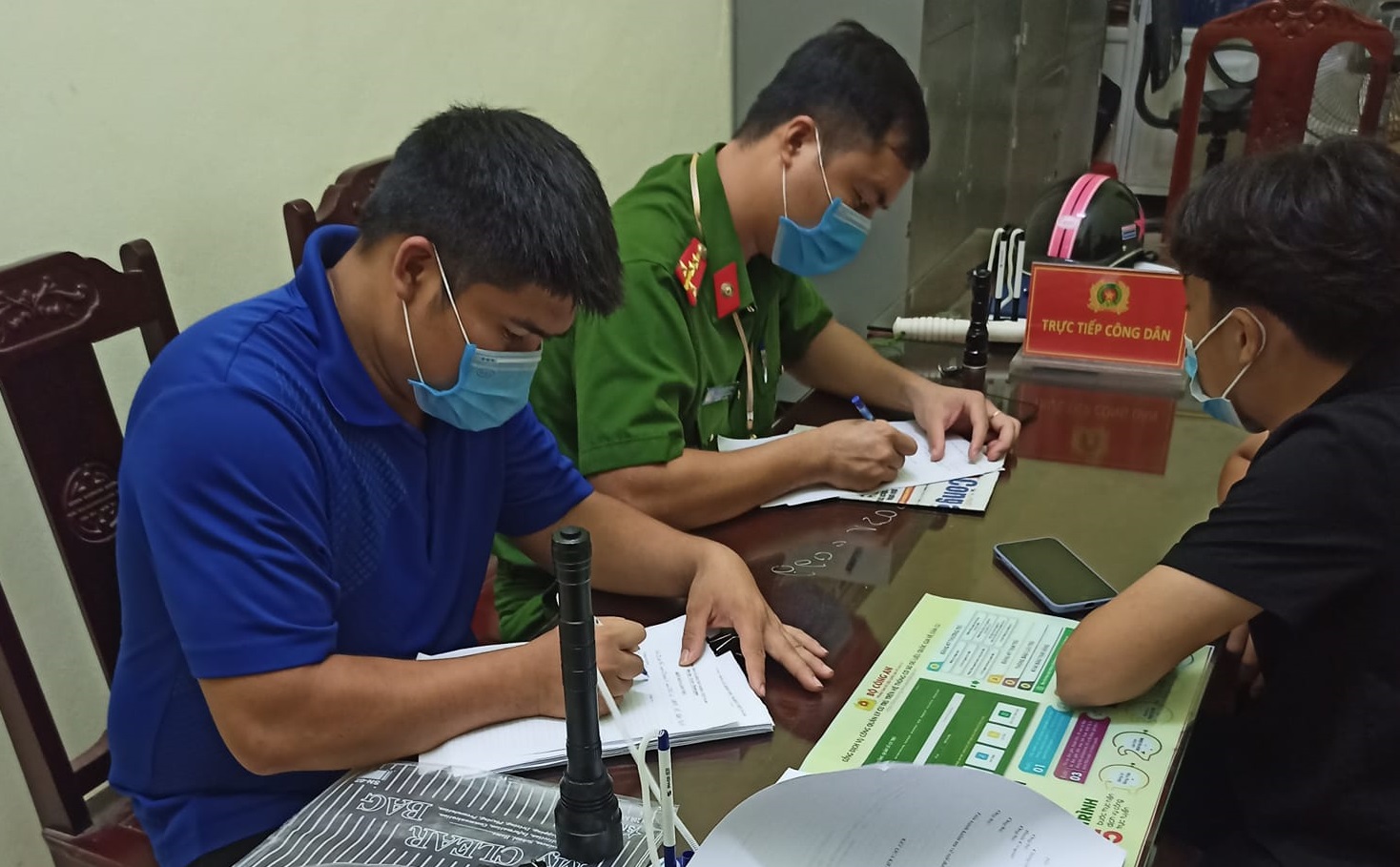 Read more about the article Huyện Triệu Sơn: Xử phạt hơn 300 triệu đồng đối với 197 trường hợp vi phạm quy định phòng, chống dịch Covid – 19