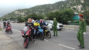 Read more about the article 400 người đi xe máy từ Đồng Nai về Ninh Thuận trở thành F0