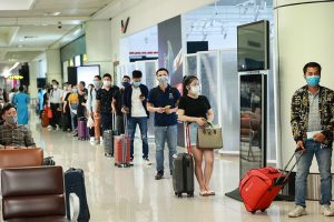 Read more about the article Những hành khách đầu tiên từ sân bay Nội Bài vào TP.HCM